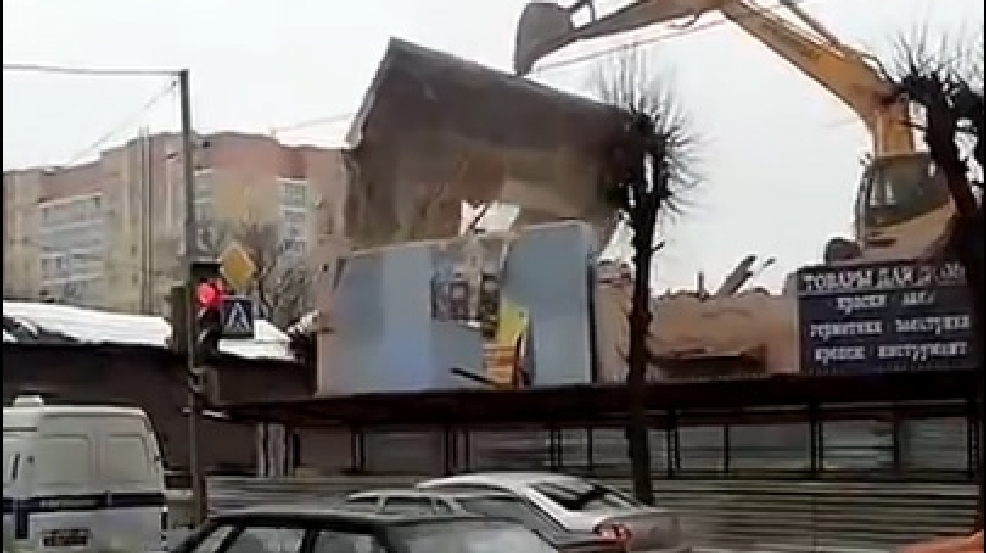 140125_building_crash.jpg
