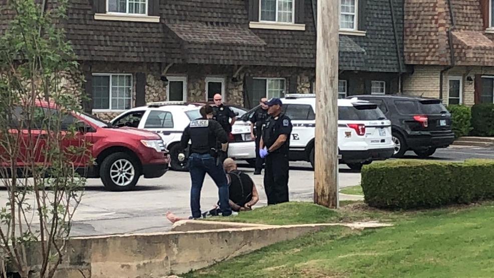 Suspect in custody after standoff at midtown apartments KTUL