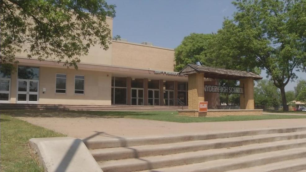 Snyder ISD looking for ways to improve their high school's building KTXS