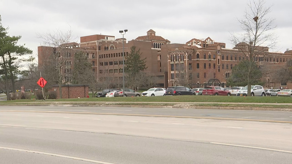 Monroe Community Hospital staff member tests positive for coronavirus