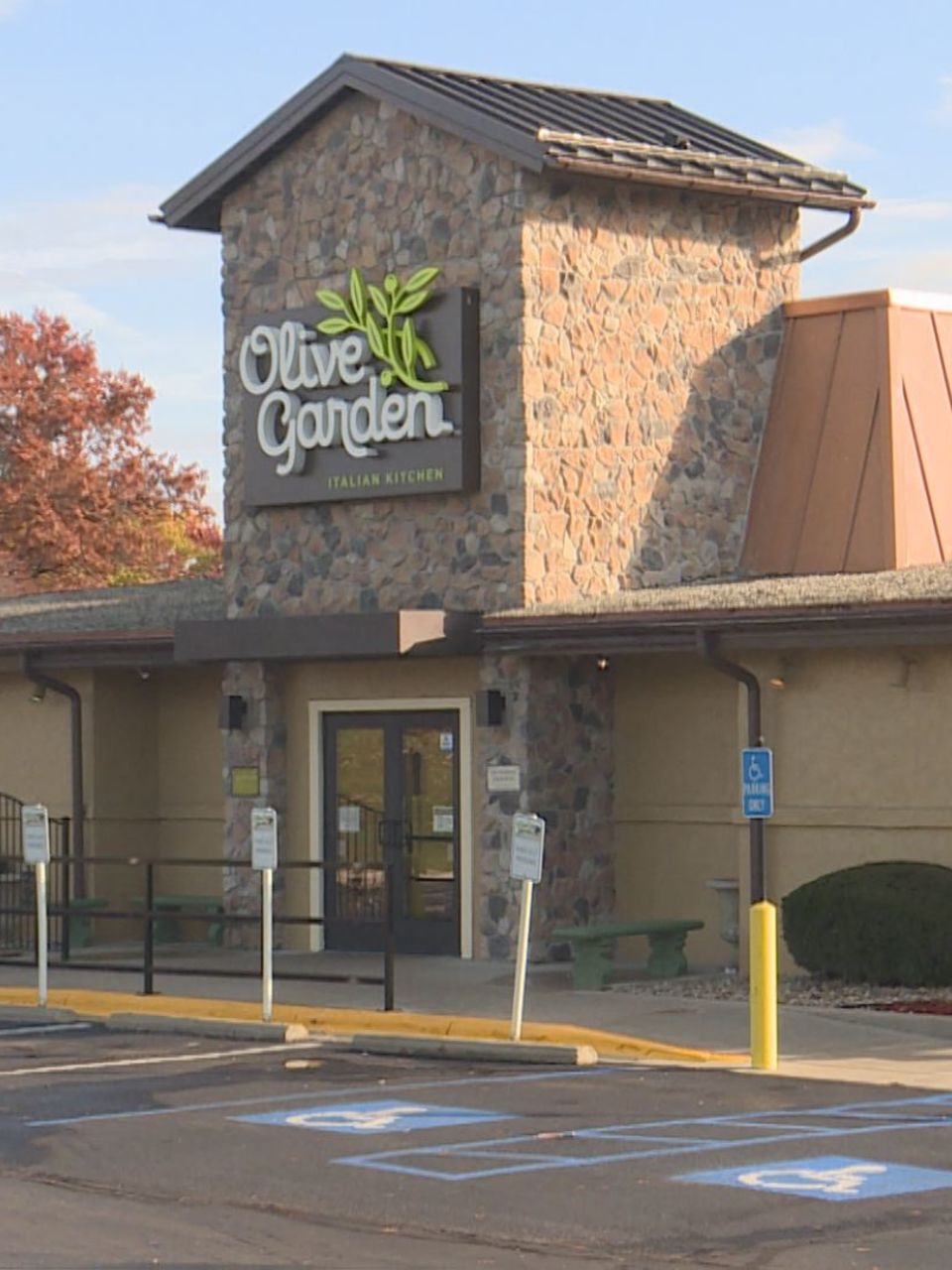 Woman Says She Was Denied Job At Elkhart Olive Garden For Being
