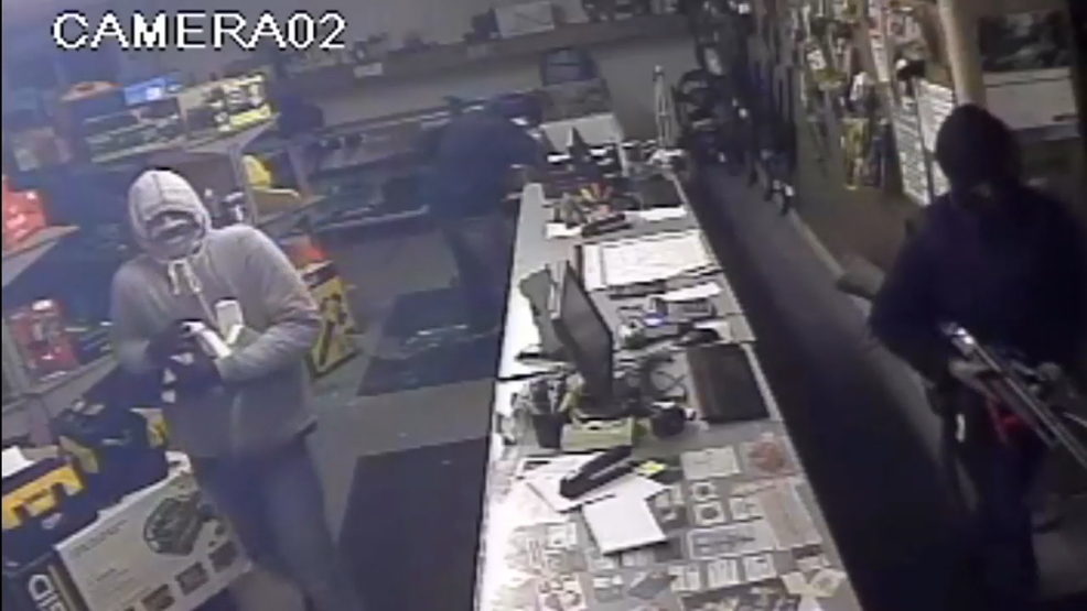 Police Investigating Smash And Grabs At Pawn Shops Komo